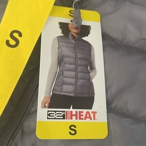 32 Degrees vest
Color:Quick silver
Size:Small

BRAND NEW WITH TAG

Lightweight
